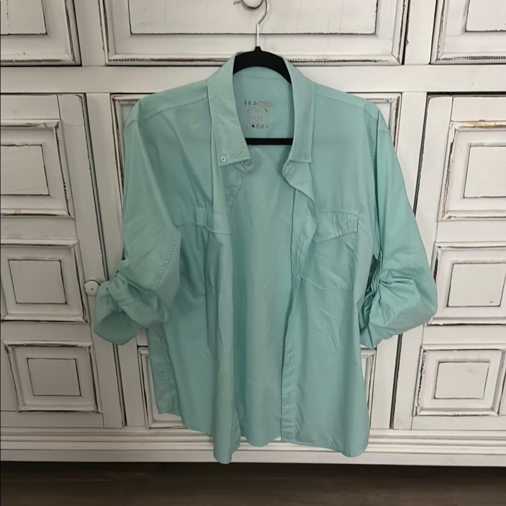 Huk Performance Fabrics Shirt in Soft Blue